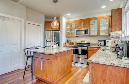 Paine Field-Lake Stickney House | Gateway to Seattle! Lynnwood Home w/Gazebo & Yard