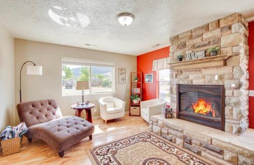 Enoch House | Gateway to Zion NP! Group Getaway w/Mtn Views