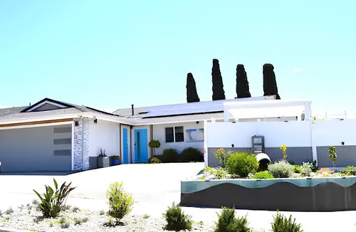 Oceanside House | GemCoastalHome,Grill,ModernAmenities,Fireplace,HotTub,EVChargerLegoland,Safari