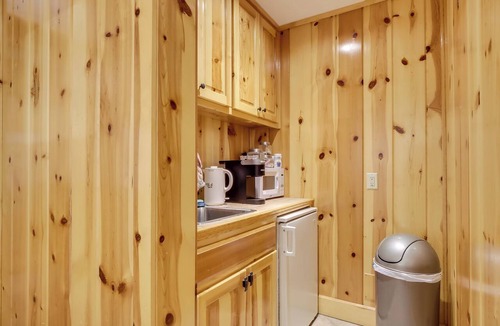 Georgetown Apartment | Georgetown Barn Studio on > 7 Acres: Pet Friendly!