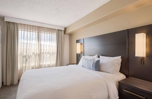 Reno/Tahoe Airport Hotel | Get Ready for Blissful Getaway! 3 Relaxing Units w/Full Kitchen, Pets Allowed!