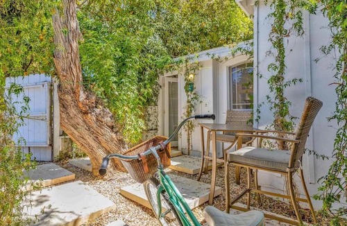 Santa Barbara House | Gillian's Cottage Room | Chosen Beach Collection