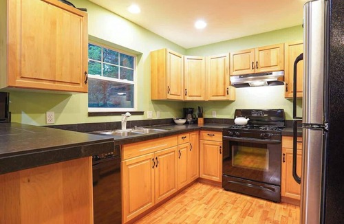 Glacier Cabin | Glacier Pines | King Bed, Fireplace + AC