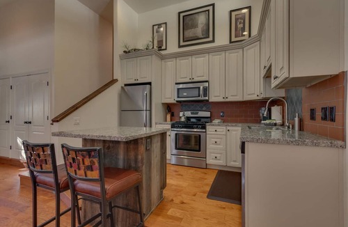 Ridgewood House | Glades Getaway by Tahoe Getaways- North Shore 3 BR - Dog OK