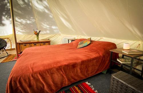 Garberville Other | Glamping in the Redwoods with a hot tub!