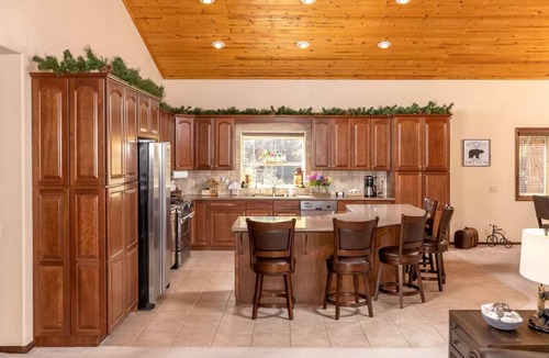 Eagle Mountain Estates Cabin | Gold Rush Lodge- 3BR, Pool table and deck