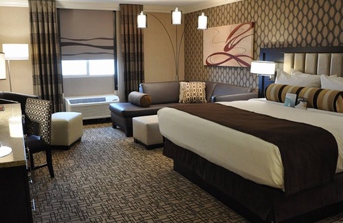 Sunrise Manor Hotel | Gold Tower - Refreshed King at Golden Nugget Las Vegas