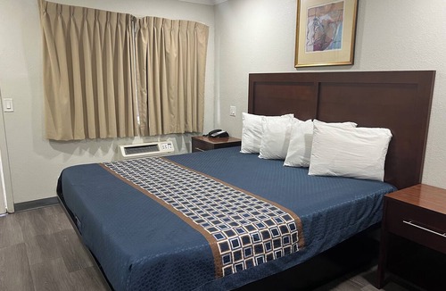 Dorris Hotel | Golden Eagle Motel