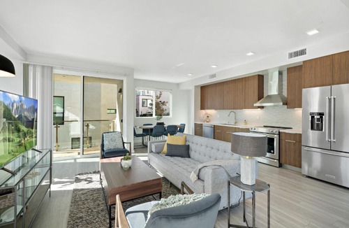 Golden Hill House | Golden Hill Deluxe