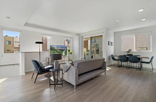 Golden Hill House | Golden Hill Deluxe