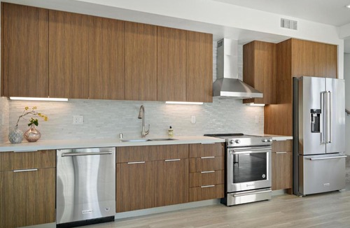 Golden Hill House | Golden Hill Deluxe