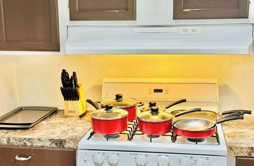 Silver Springs House | Golden Oak Retreat|3Bedrooms|2bathrooms|16Sleeps