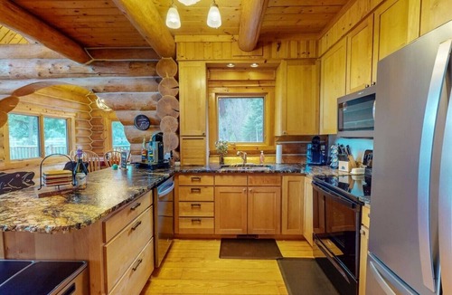 Wallowa County House | Golden Saddle lakefront log home-Wallowa Lake