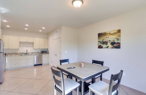 Lake Havasu City Apartment | Golf, Hike & Boat! Bright Lake Havasu City Apt