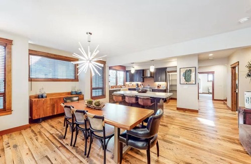 South Lake Tahoe Villa | Gondola Vista 6 Bedroom Villa