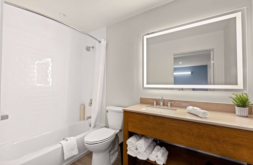 Agoura Hills Hotel | Good Nite Inn - Calabasas