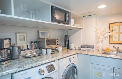 Phinney Ridge Apartment | Gorgeous 1 Bedroom Space