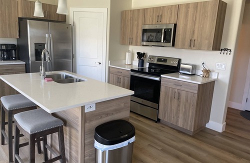 Kanab House | Gorgeous 3 bedroom 2.5 bath townhouse with hot tub.