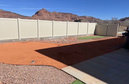 Kanab House | Gorgeous 3 bedroom 2.5 bath townhouse with hot tub.