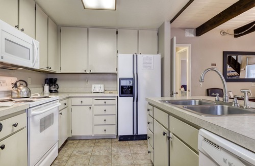 Tennis Village Condo | Gorgeous Condo with Shared Hot Tub and Pool - SHARC Passes Included