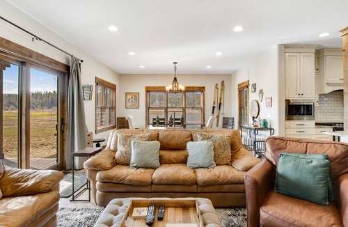 McCall House | Gorgeous mountain home with waterview, fireplace, washer/dryer, WiFi, & Netflix