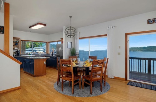 Hoodsport Cottage | Gorgeous, Waterfront Beach Cottage on Oyster Bay with Easy Access to Olympic National Park