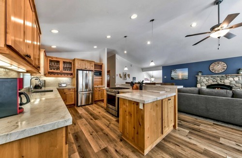 Pioneer Trail Cabin | Grand Cabin Paradise - Beautiful Yard, BBQ, Forest