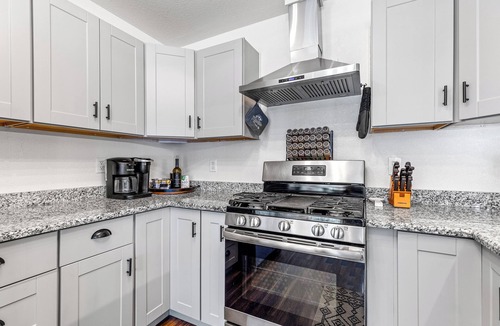 Williams House | Grand Canyon - Theater - Arcade - Pickleball - Pool Table - Fire Pit - View