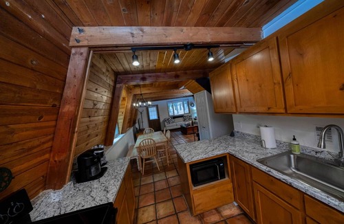 Williams House | Grand Gateway Cabin | 1-Acre Pine Retreat, Rt. 66