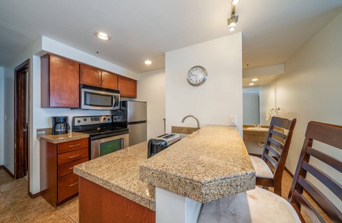 Chelan Condo | GrandView 206 - Luxury Waterfront Condo