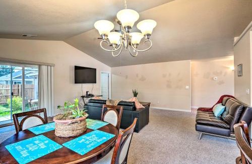 Grants Pass House | Grants Pass Home: 1 Mi to Downtown & Rogue River!