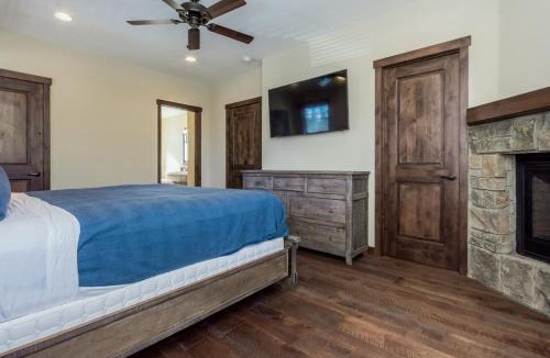 Stonegate House | Gray Bear 454