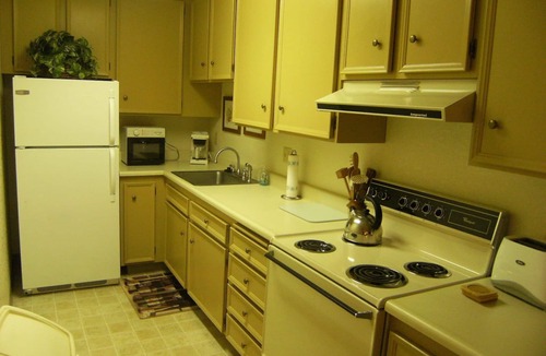 Palm Springs Condo | Great 1 Bedroom Condo in North Palm Springs, Near Tram & Downtown + Mtn Views &
