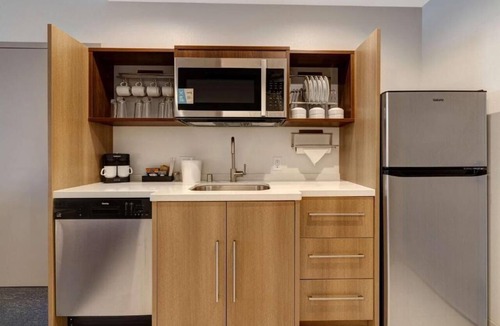 Centennial Hills Hotel | Great Amenities Onsite! Free Breakfast, Kitchen, Outdoor Pool, Pets Allowed!