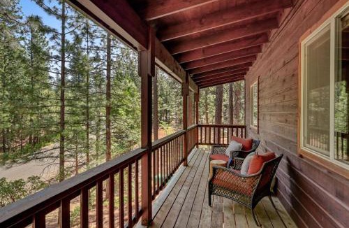 Arnold House | Great Cabin with AC Firepit Fireplace
