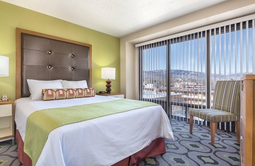 Downtown Reno Resort | Great dining, nightlife and gaming!