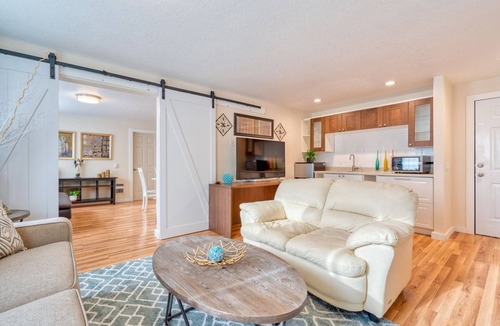 Sellwood-Moreland Apartment | GREAT! King bed, WiFi, parking, Portland ❤️