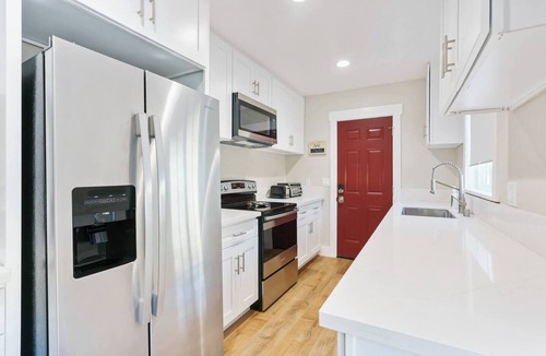 San Gabriel House | Great Location, SGV/626 Free Parking, 15-min to LA