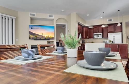 Foothills Condo | Ground Floor Poolside Condo! Trails, Bikes Ahwatukee. 30 Nights Min.