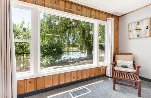 Bend House | Ground Floor River Front Studio Cottage