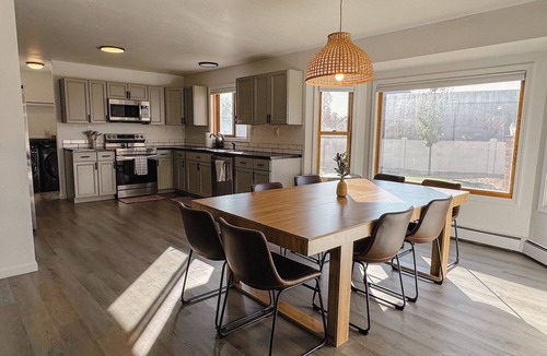 Grand Junction House | Group Base Camp - Sleeps 15+, 2x Game Rooms, Hot Tub