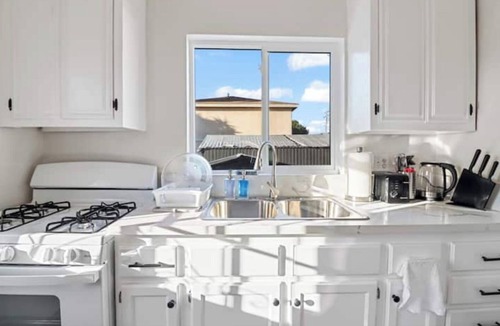 Harbor House | Guest Home in Lakewood