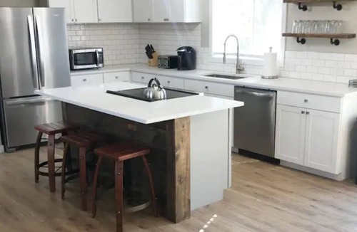 Benton City Cottage | Guest House At Muret-Gaston Winery