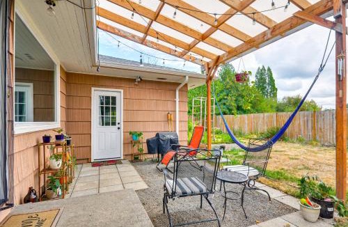 Aloha Apartment | Guest Suite in Portland Area w/Shared Patio