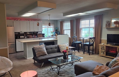 Manchester Cottage | Guesthouse for Two~1 Mo Minimum Stay