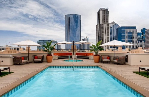 Downtown San Diego Apartment | H4 - #1 Beautiful San Diego Location Dual Master 2BR/2Bath With Free Parking!