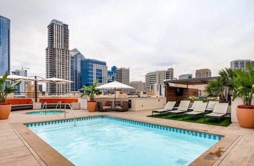 Downtown San Diego Apartment | H4 - #1 Beautiful San Diego Location Dual Master 2BR/2Bath With Free Parking!