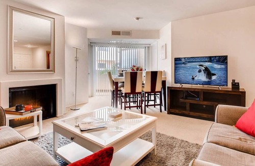 Downtown San Diego Apartment | H4 - #1 Beautiful San Diego Location Dual Master 2BR/2Bath With Free Parking!