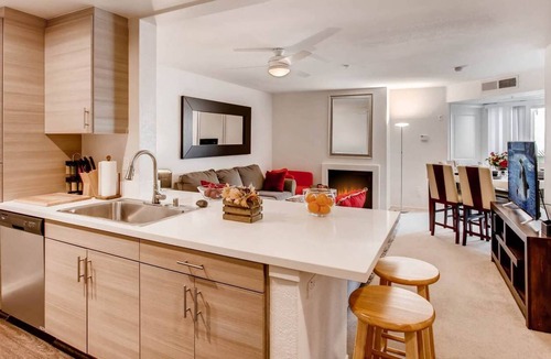 Downtown San Diego Apartment | H4 - #1 Beautiful San Diego Location Dual Master 2BR/2Bath With Free Parking!