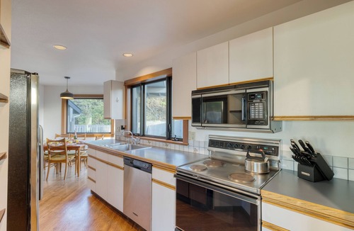 Arch Cape House | Half Block to Beach w/Oceanview, Patio + Balcony | The Shore Pine by AvantStay